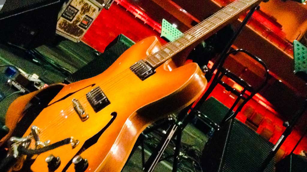 Chitarra moderna